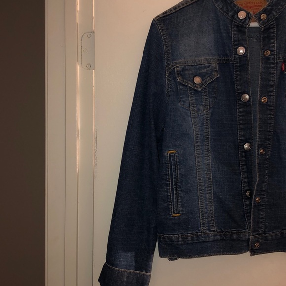 Levi’s jacket!!! - Picture 5 of 7